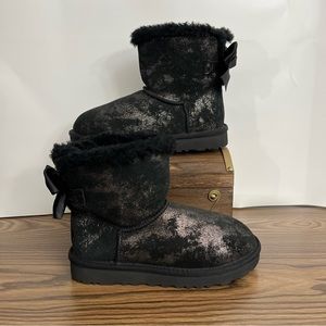 UGG MINI BAILEY BOW GLIMMER BLACK SUEDE GLITTER WOMEN'S BOOTS SIZE 5 COMFY BOOTS